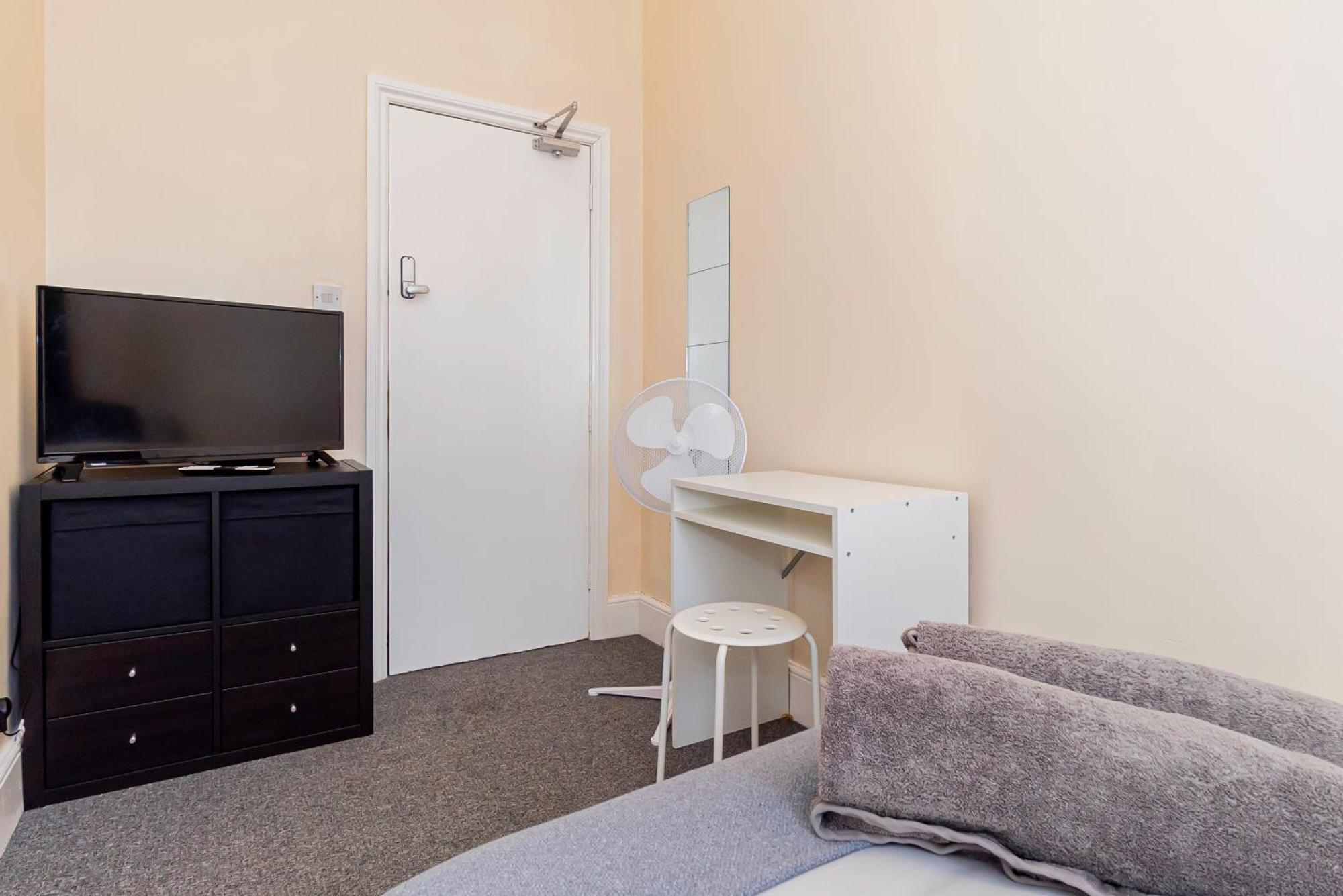 Shirley House 5, Guest House, Self Catering, Self Check In With Smart Locks, Use Of Fully Equipped Kitchen, Close To City Centre, Ideal For Longer Stays And Fawley Contractors Southampton Extérieur photo